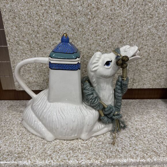 Rare Vintage Tom Hatton Signed Camel Shaped Teapot w/Handled Square Lid